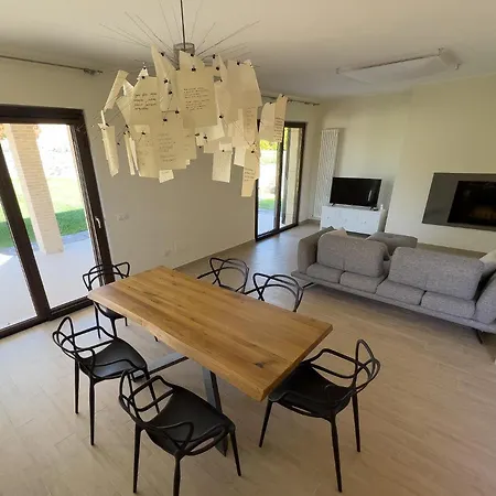 Laura Villa Montegranaro